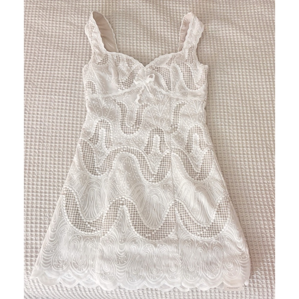 Elliatt Eliza Mini Dress - Picture 5 of 6